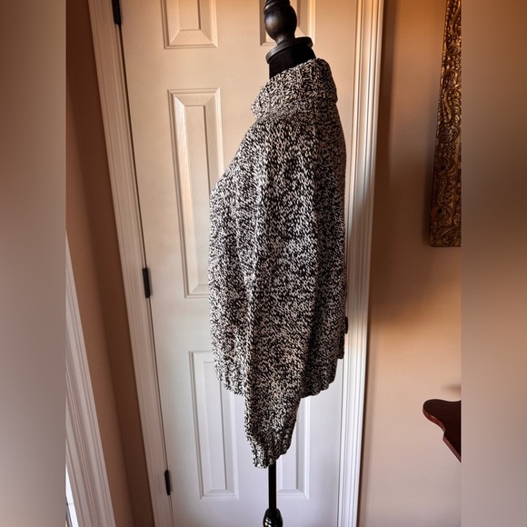 Liz Claiborne Vintage Black and White Turtleneck Neck Sweater - Picture 5 of 9